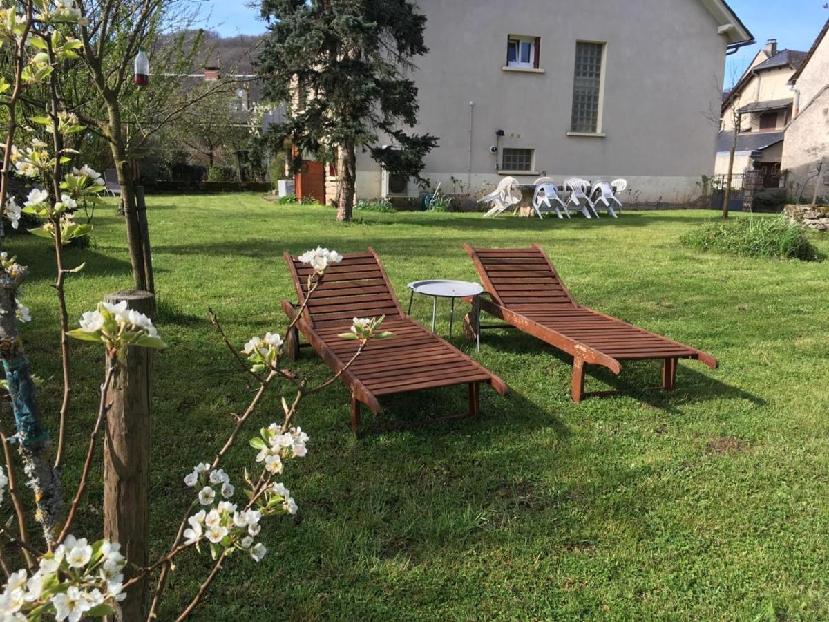 L'Oustal Bed & Breakfast Sainte-Eulalie-d'Olt Exterior foto